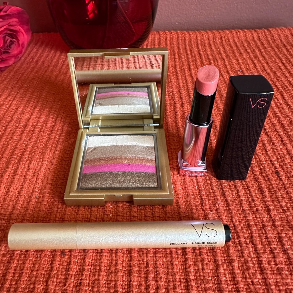 Victoria's Secret Highlighter and Lipstick Set - Pink and Gold very little use